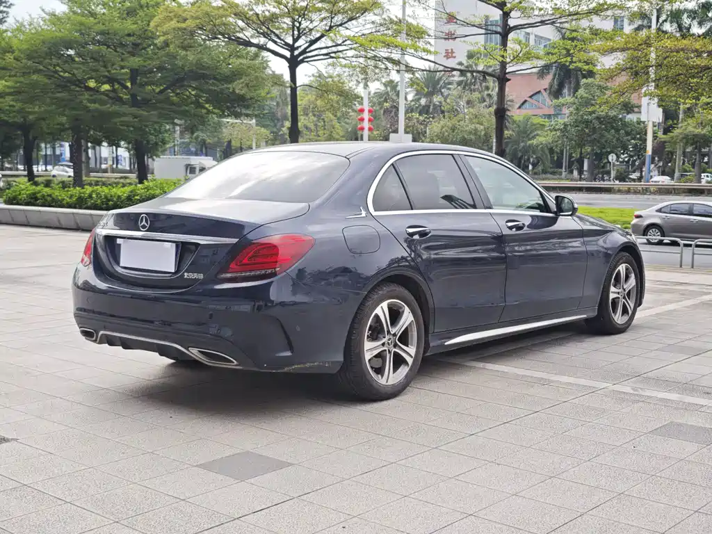 Mercedes-Benz C-Class — миниатюра 4