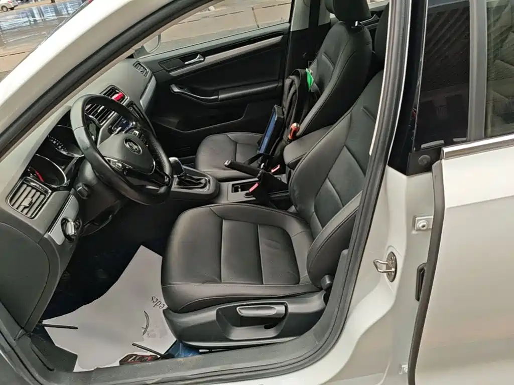 Volkswagen Sagitar — миниатюра 15