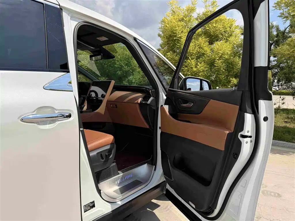 Toyota Vellfire 2024 2.5L Executive