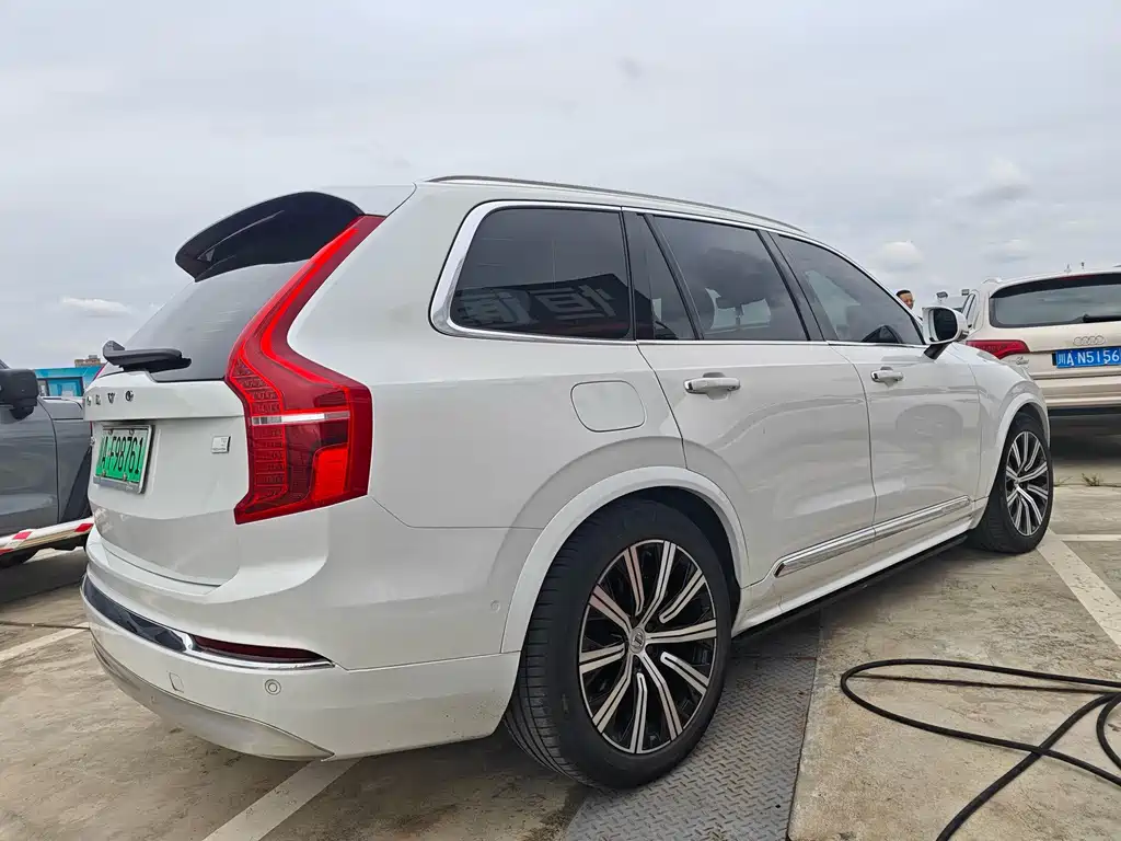Volvo XC90 PHEV — миниатюра 9