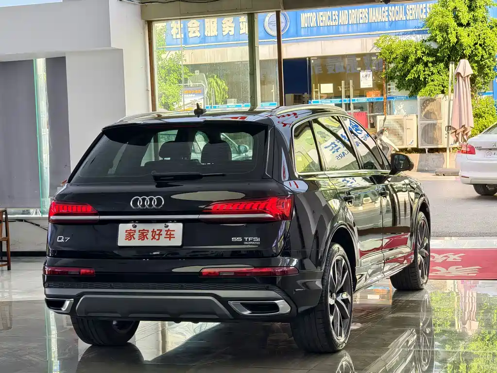 Audi Q7 — миниатюра 24