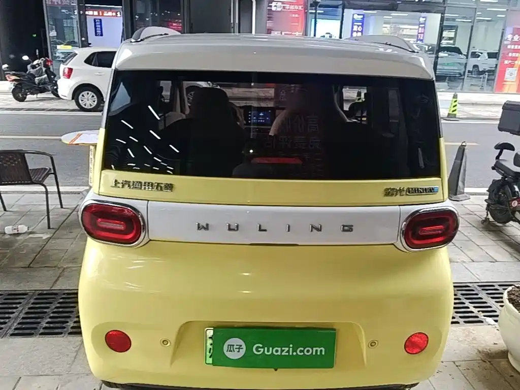 Wuling MINIEV — миниатюра 6