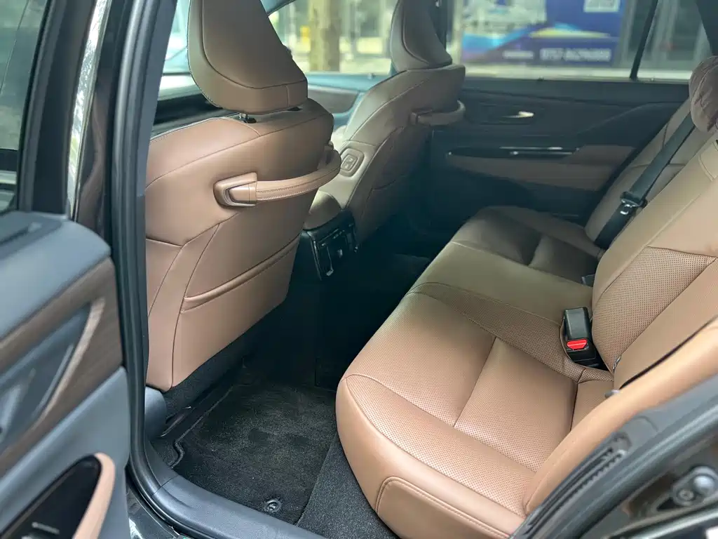 Toyota Crown 2024 2.5L