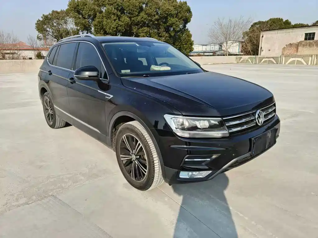 Volkswagen Tiguan L — миниатюра 2