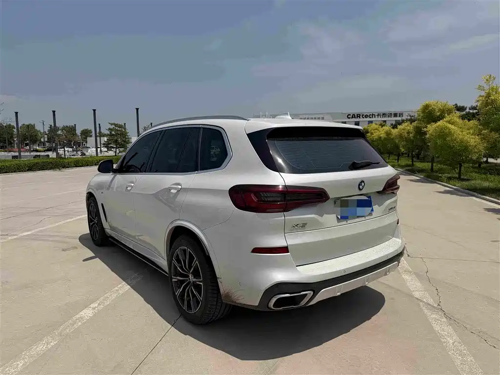 BMW X5 2022 xDrive40i M Sport