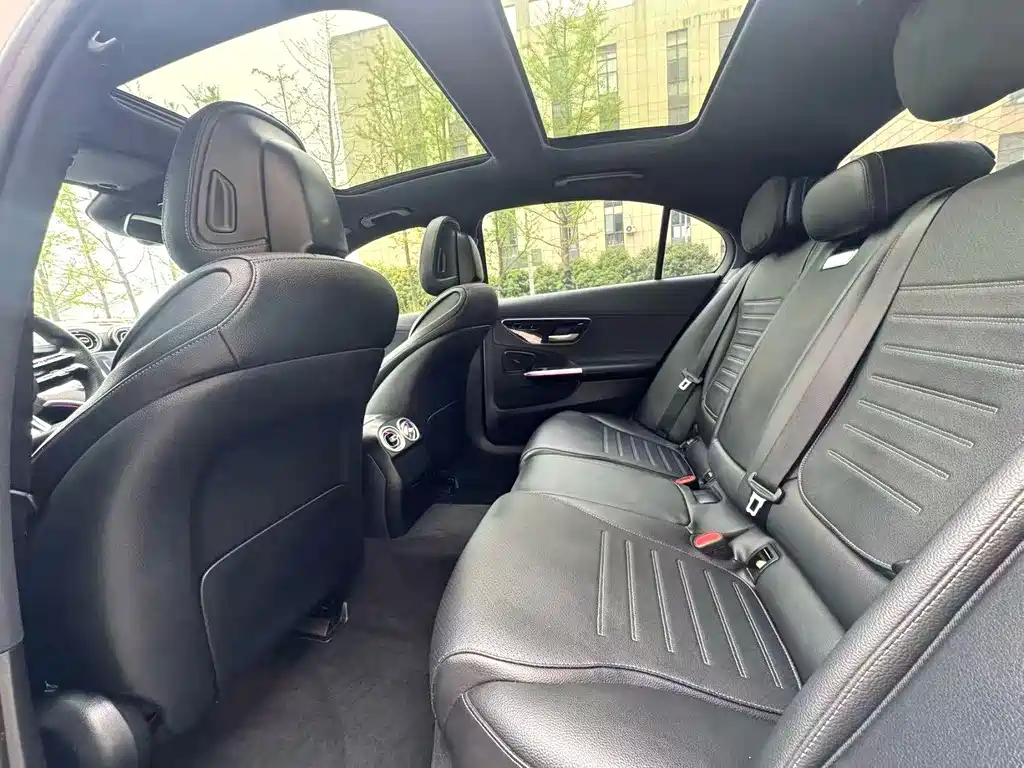 Mercedes-Benz C-Class — миниатюра 5