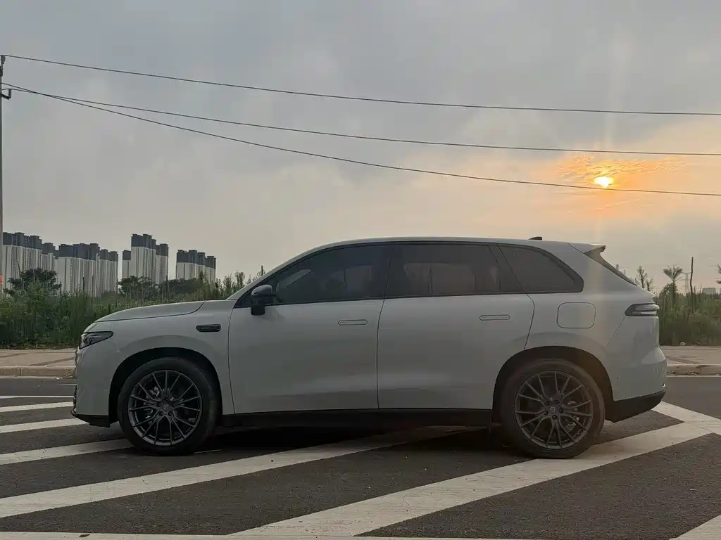 Leapmotor Leapmotor C10 — миниатюра 8