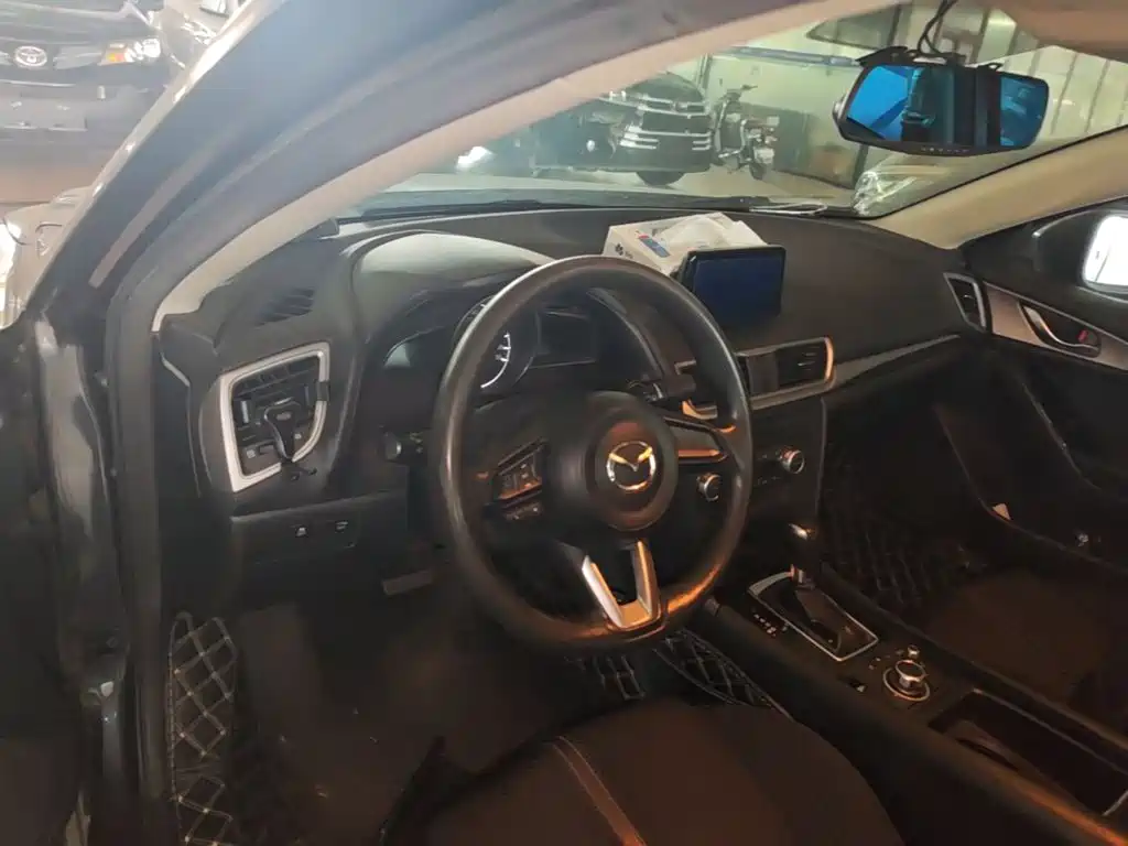 Mazda 3 Axela — миниатюра 10