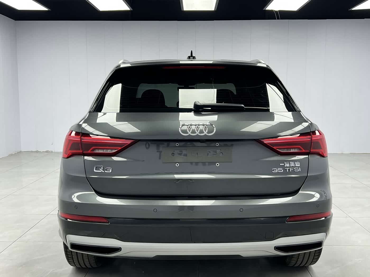 Audi Q3 1.4 л 2023 г. Серебристо-серый, пробег 43000 км