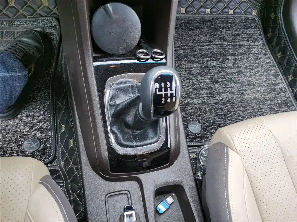 Baojun 310W 2017 1.5L MT Fashion V