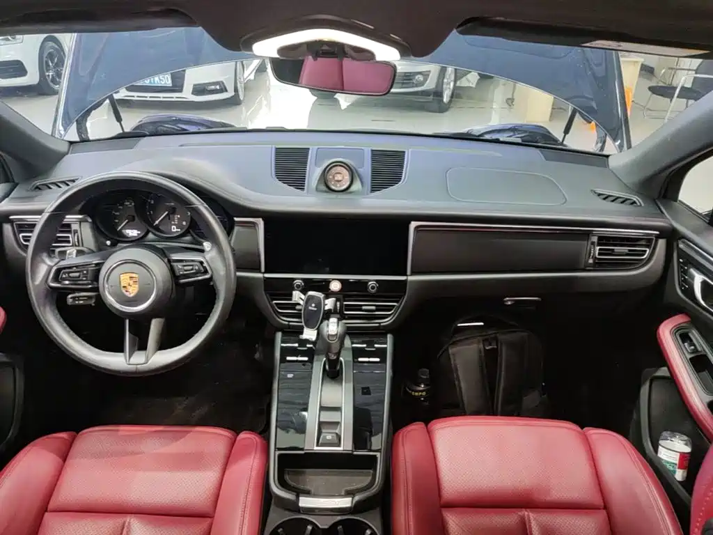 Porsche Macan — миниатюра 10