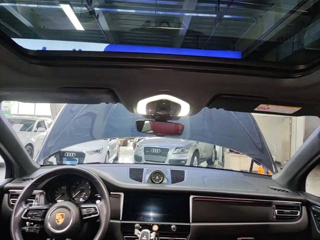 Porsche Macan — миниатюра 18
