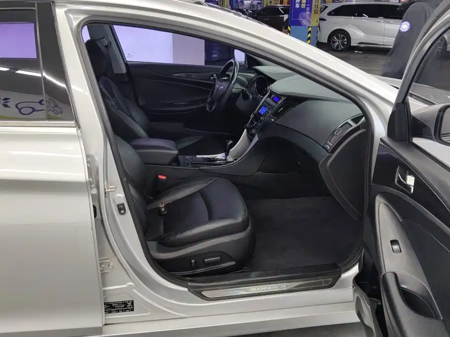 Hyundai Sonata — миниатюра 8