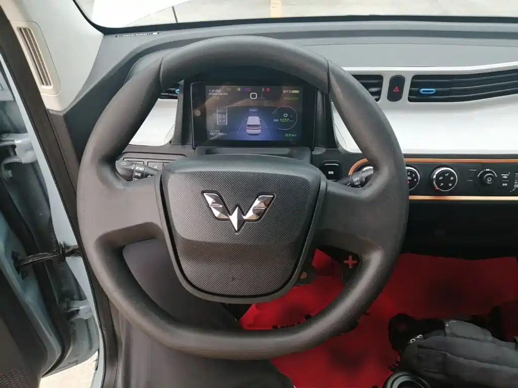Wuling MINIEV — миниатюра 11