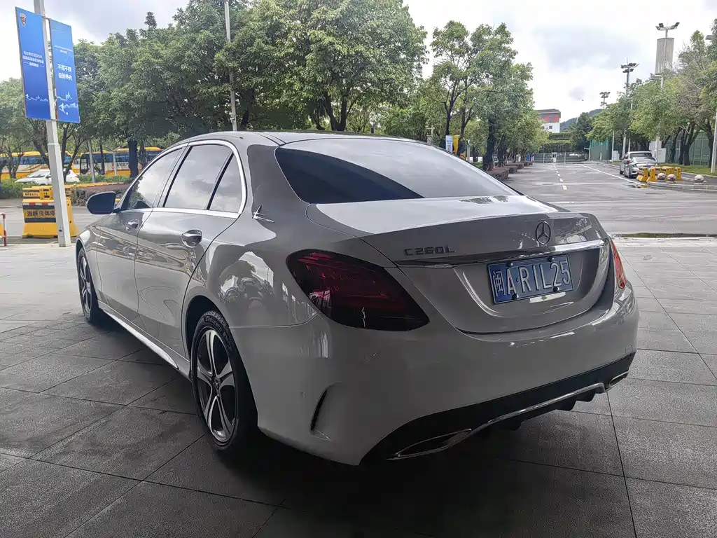 Mercedes-Benz C-Class — миниатюра 7