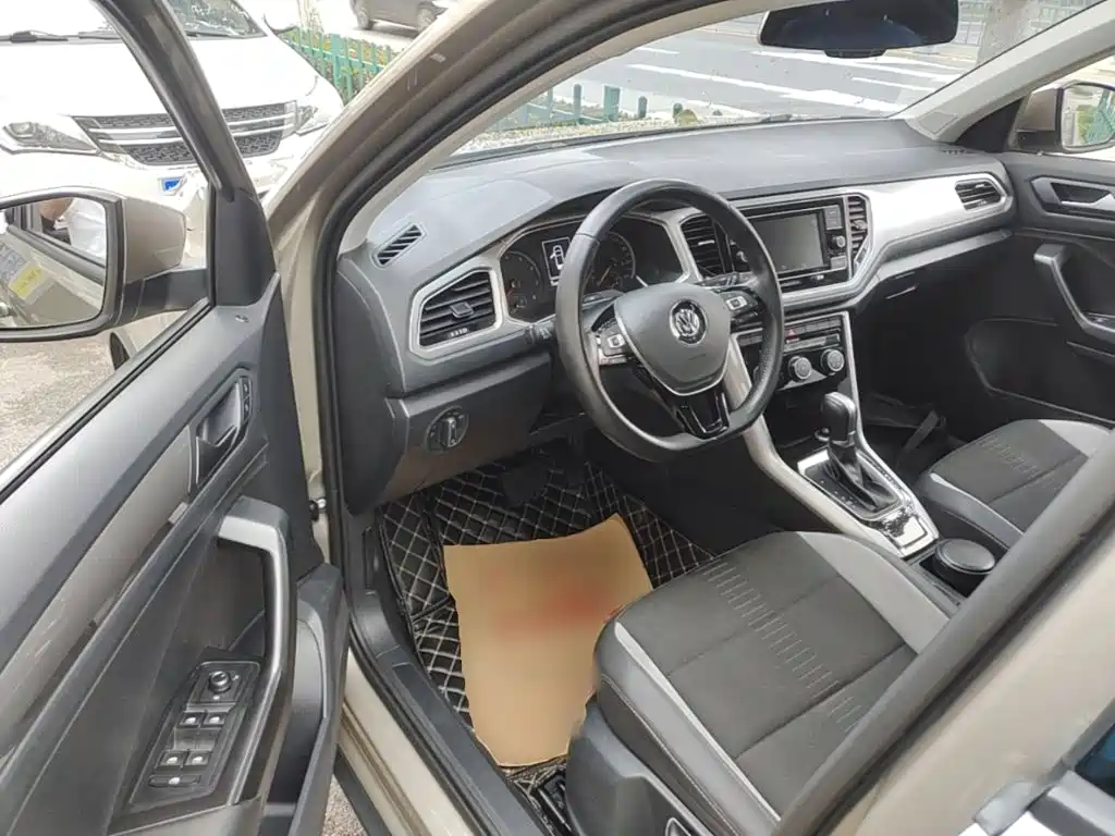 Volkswagen T-Roc — миниатюра 16