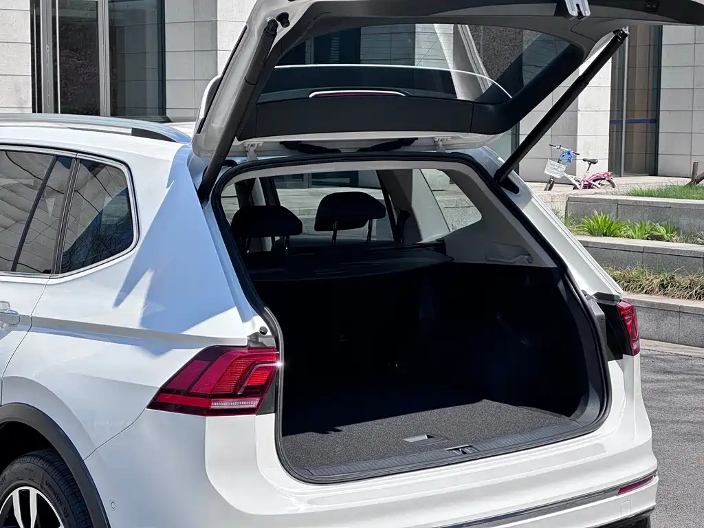 Volkswagen Tiguan L L 2021 330TSI AT R-Line