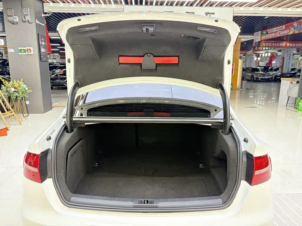 Audi A4L — миниатюра 15