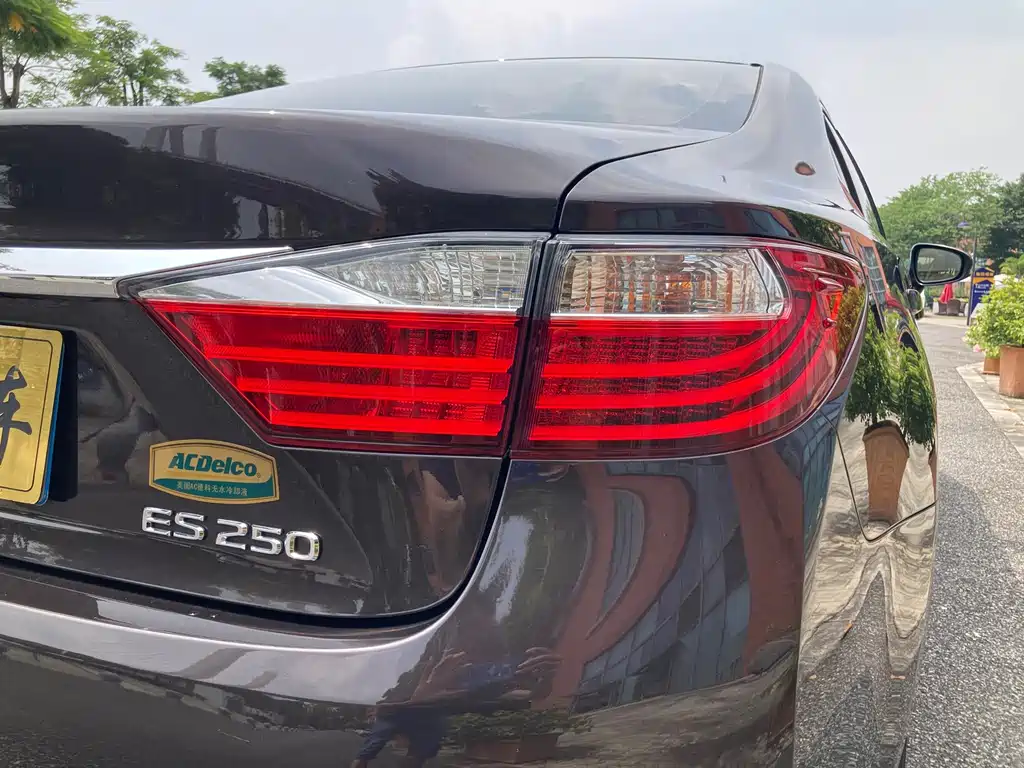 Lexus ES — миниатюра 20