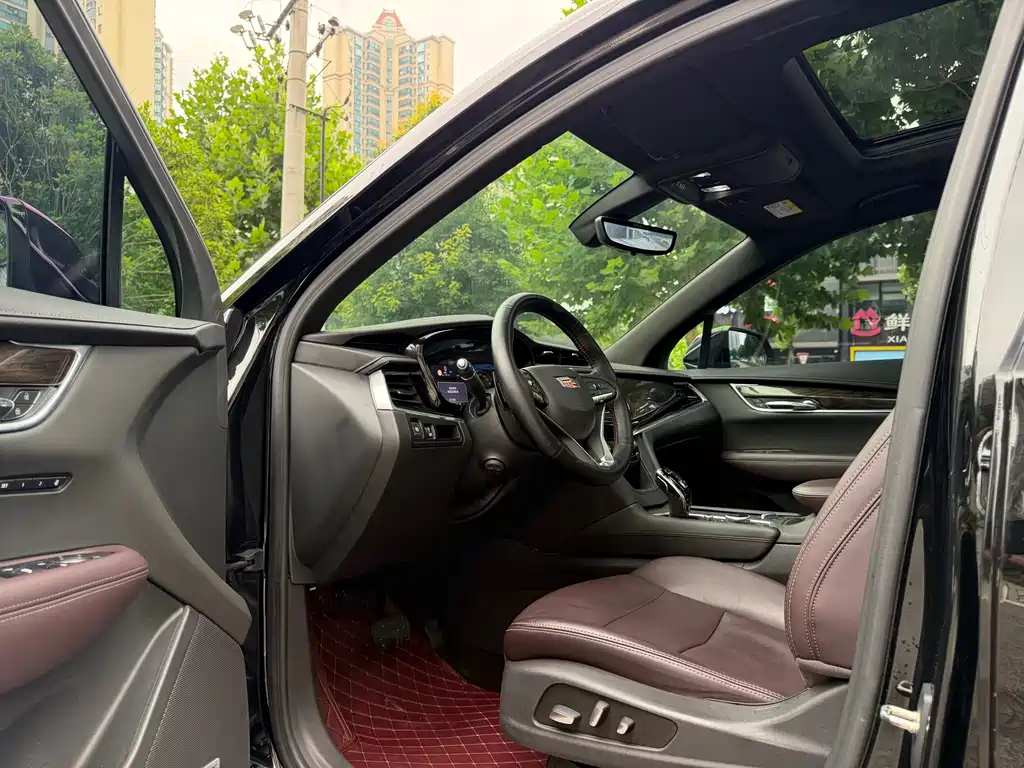 Cadillac XT6 2020 28T мест Luxury