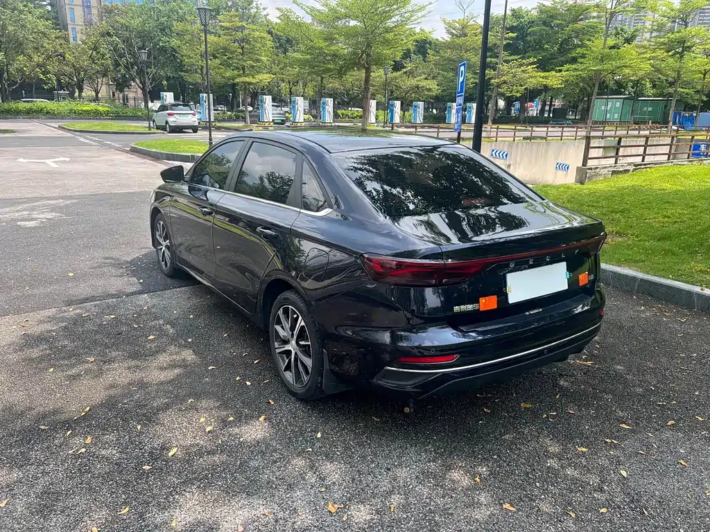 Geely Emgrand — миниатюра 13