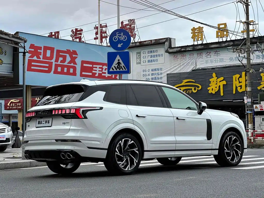 Lynk & Co 09 — миниатюра 3