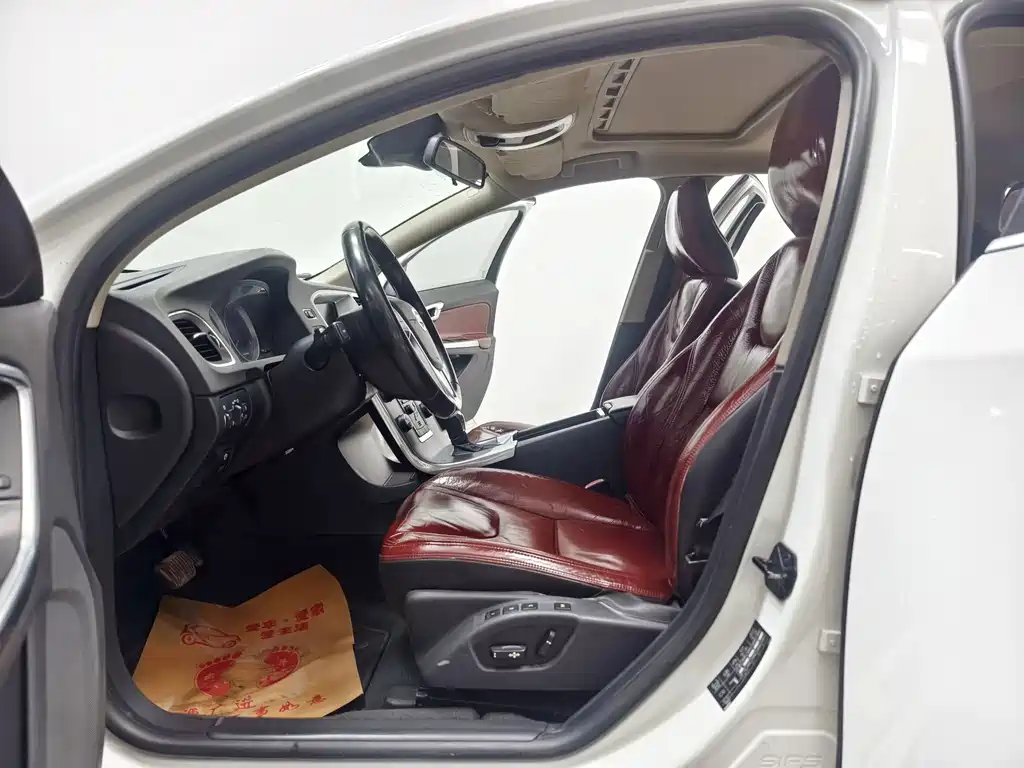 Volvo V60 — миниатюра 10