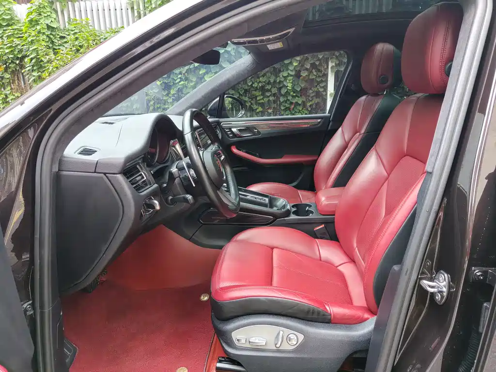Porsche Macan — миниатюра 14