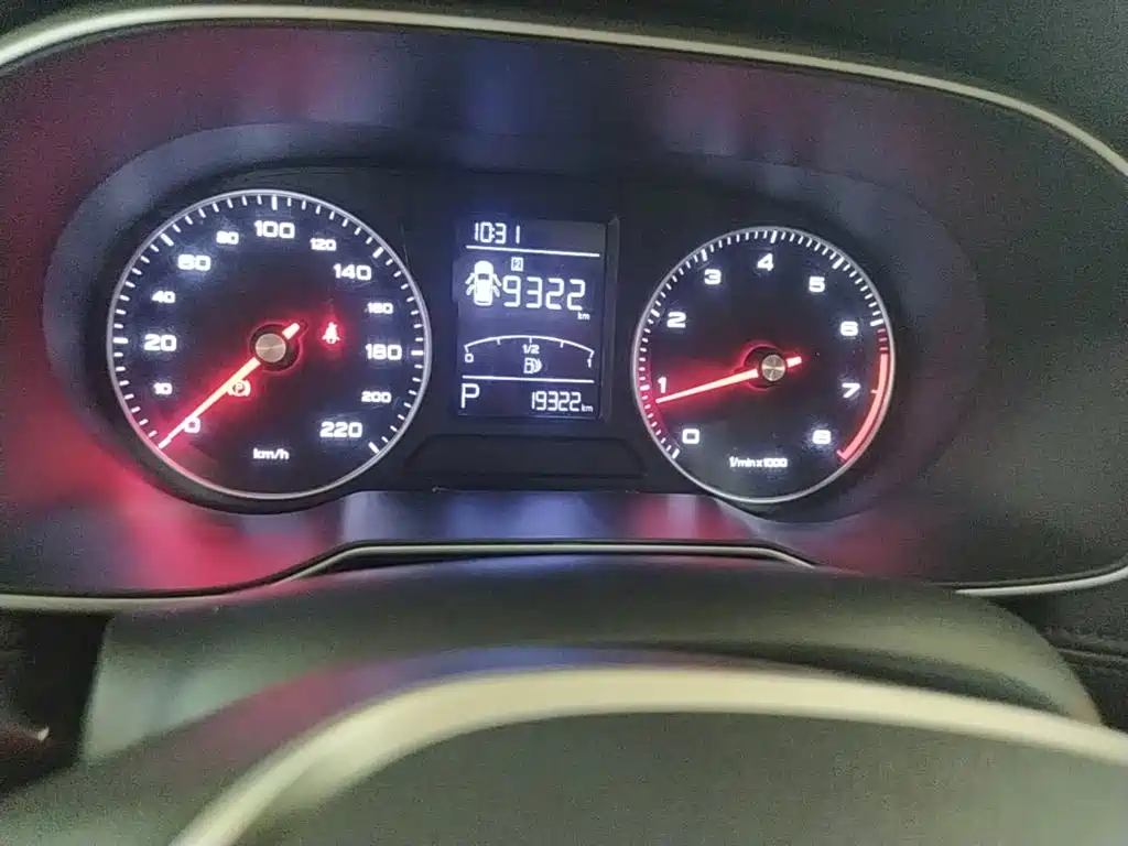 Roewe RX3 — миниатюра 12