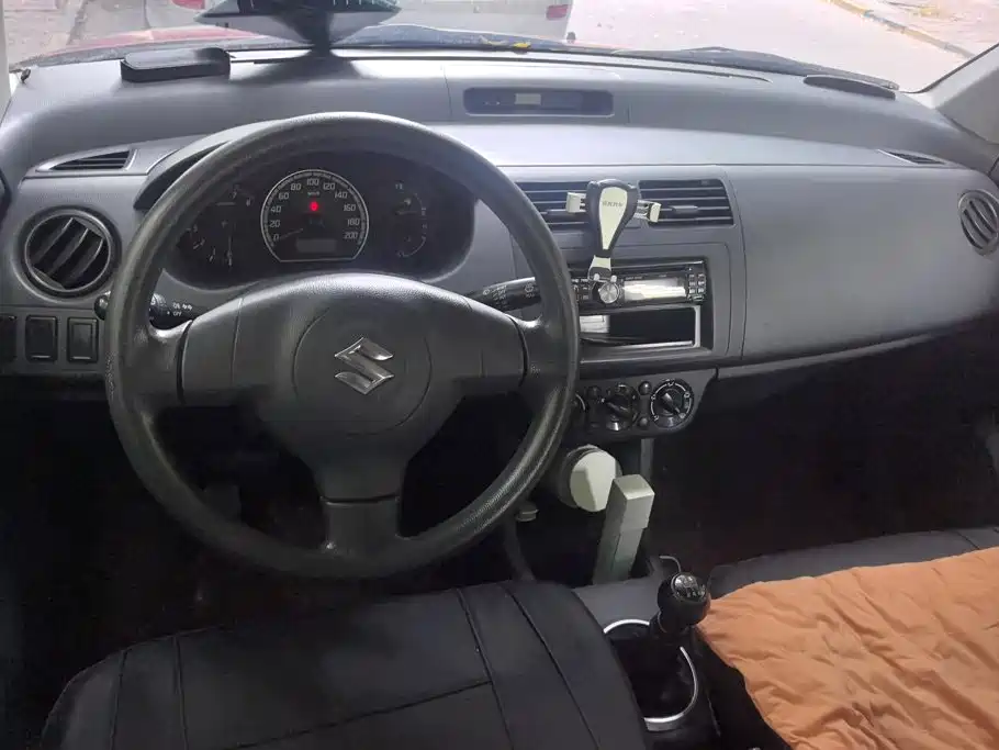 Suzuki Swift — миниатюра 12