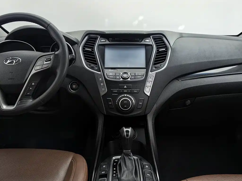 Hyundai Santa Fe — миниатюра 12
