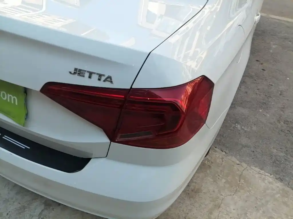 Volkswagen Jetta — миниатюра 8