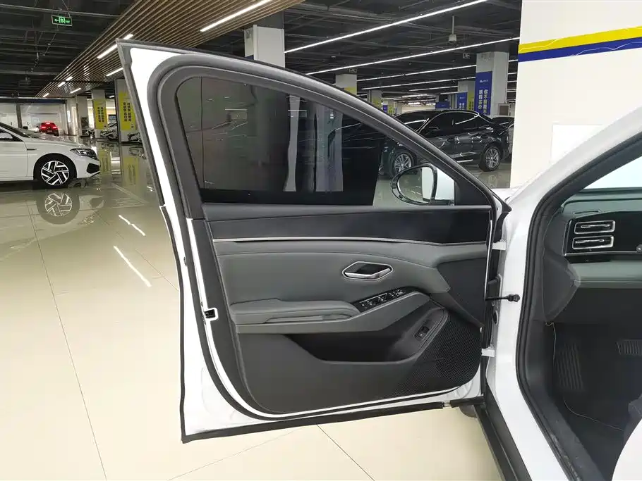 BYD Qin L L 2025 DM-i Smart Drive 80KM Lead