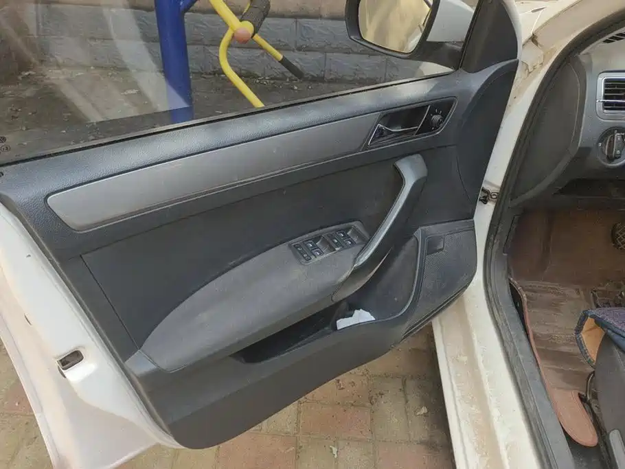Volkswagen Santana — миниатюра 7