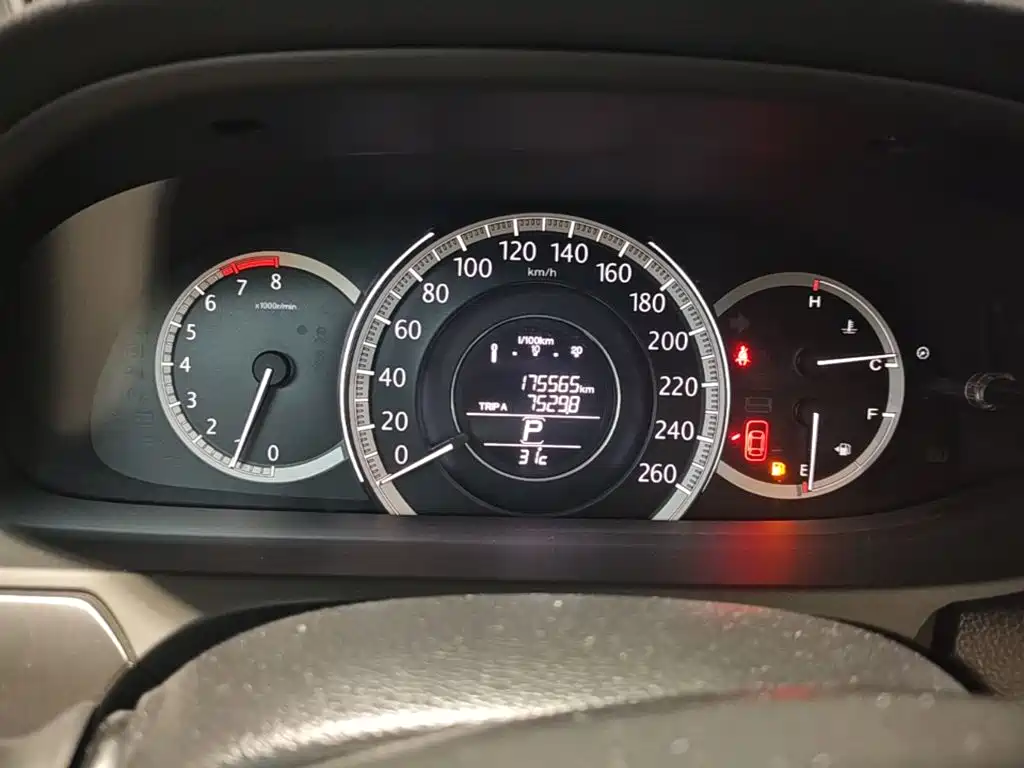 Honda Accord — миниатюра 12