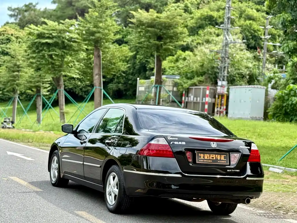 Honda Accord — миниатюра 8