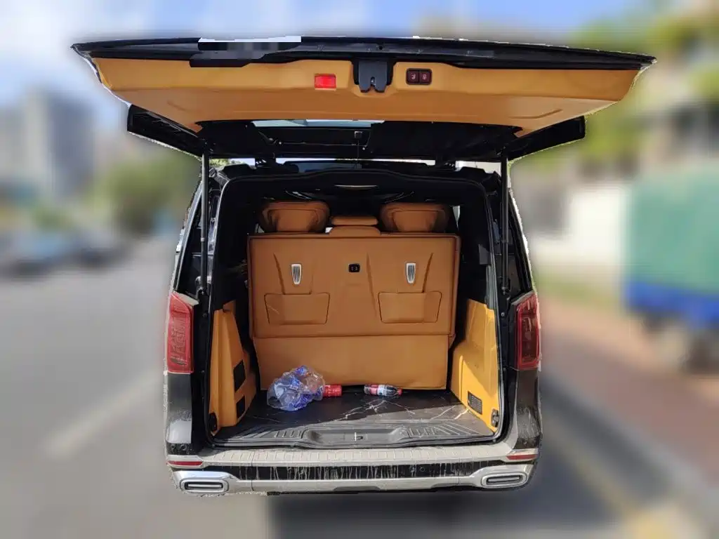Mercedes-Benz Vito 2021 2.0T 7 мест