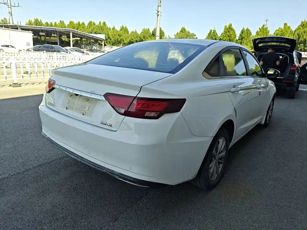 Geely Emgrand GL — миниатюра 7