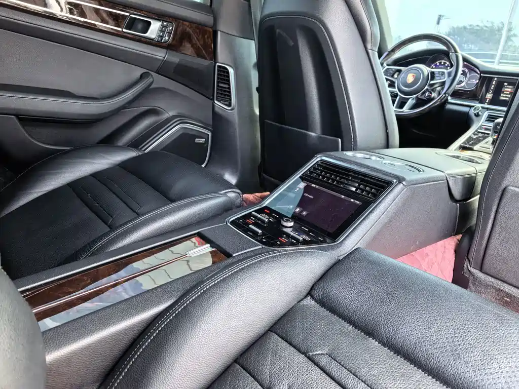 Porsche Panamera Hybrid — миниатюра 11
