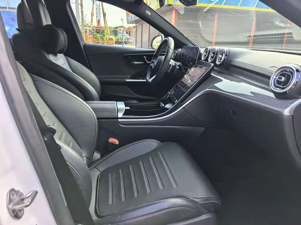 Mercedes-Benz C-Class — миниатюра 11