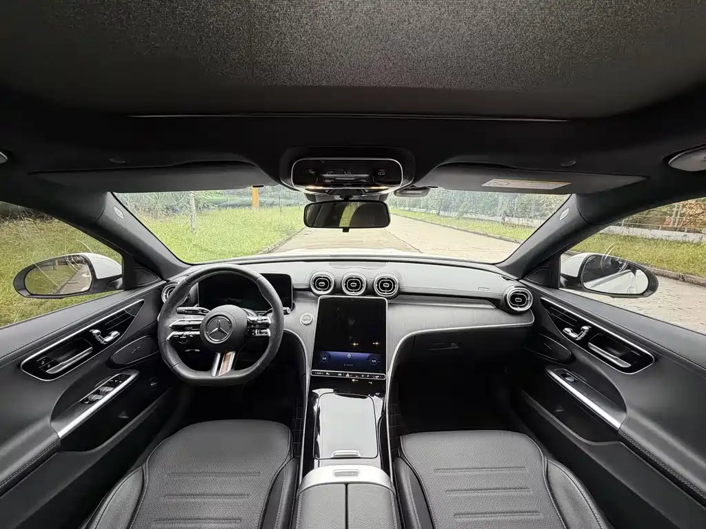 Mercedes-Benz C-Class — миниатюра 11
