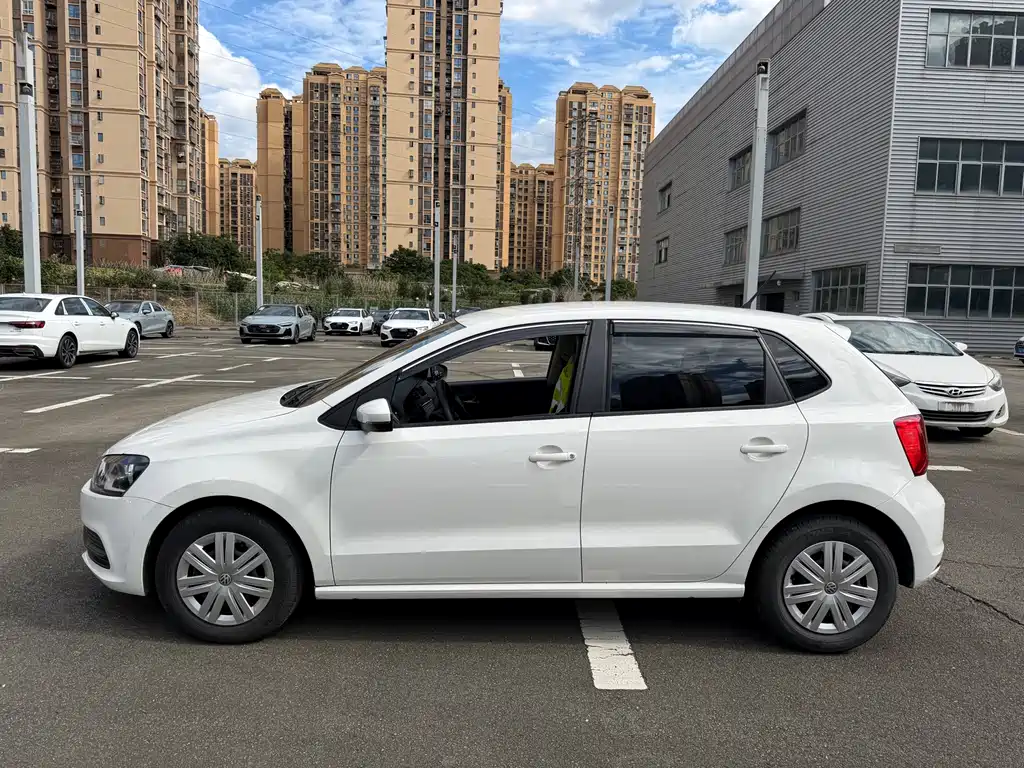Volkswagen Polo 2018 1.5L AT