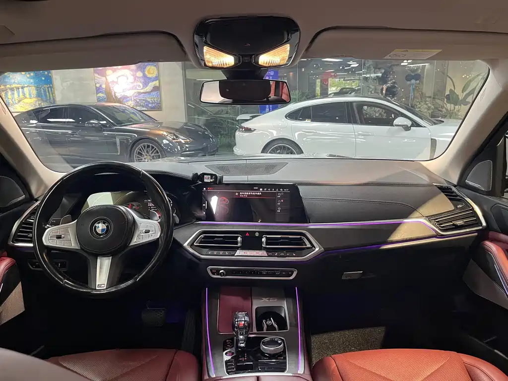BMW X5 2022 xDrive 30Li Premium M Sport