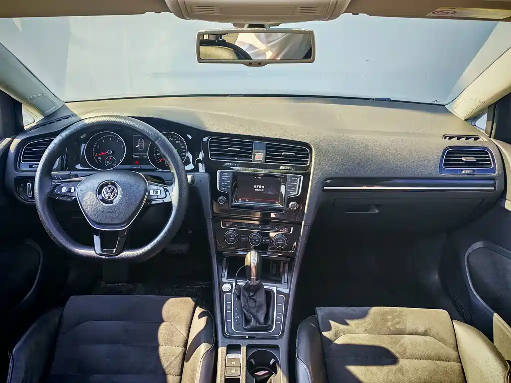 Volkswagen Golf — миниатюра 9
