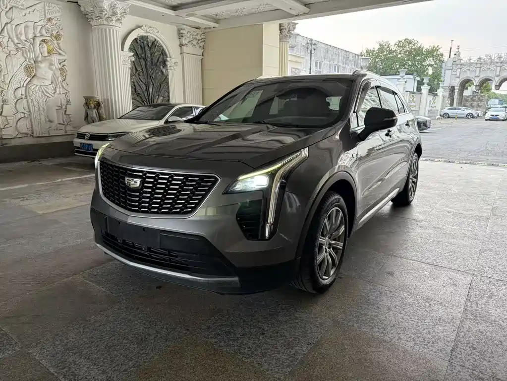 Купить Cadillac XT4