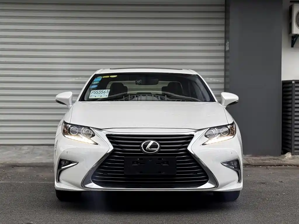 Lexus ES — миниатюра 2