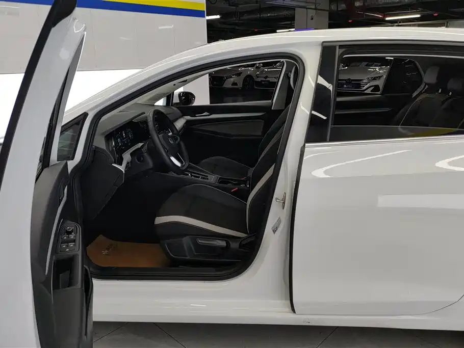 Volkswagen Golf 2021 280TSI DSG Pro