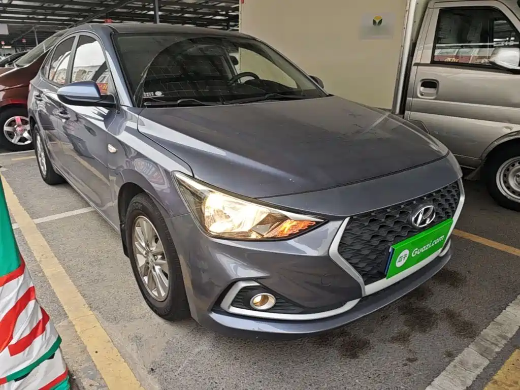 Hyundai Elantra — миниатюра 4