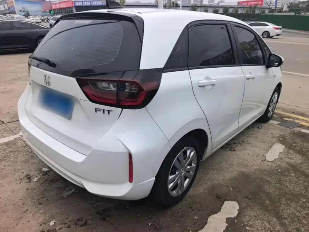 Honda Fit — миниатюра 7