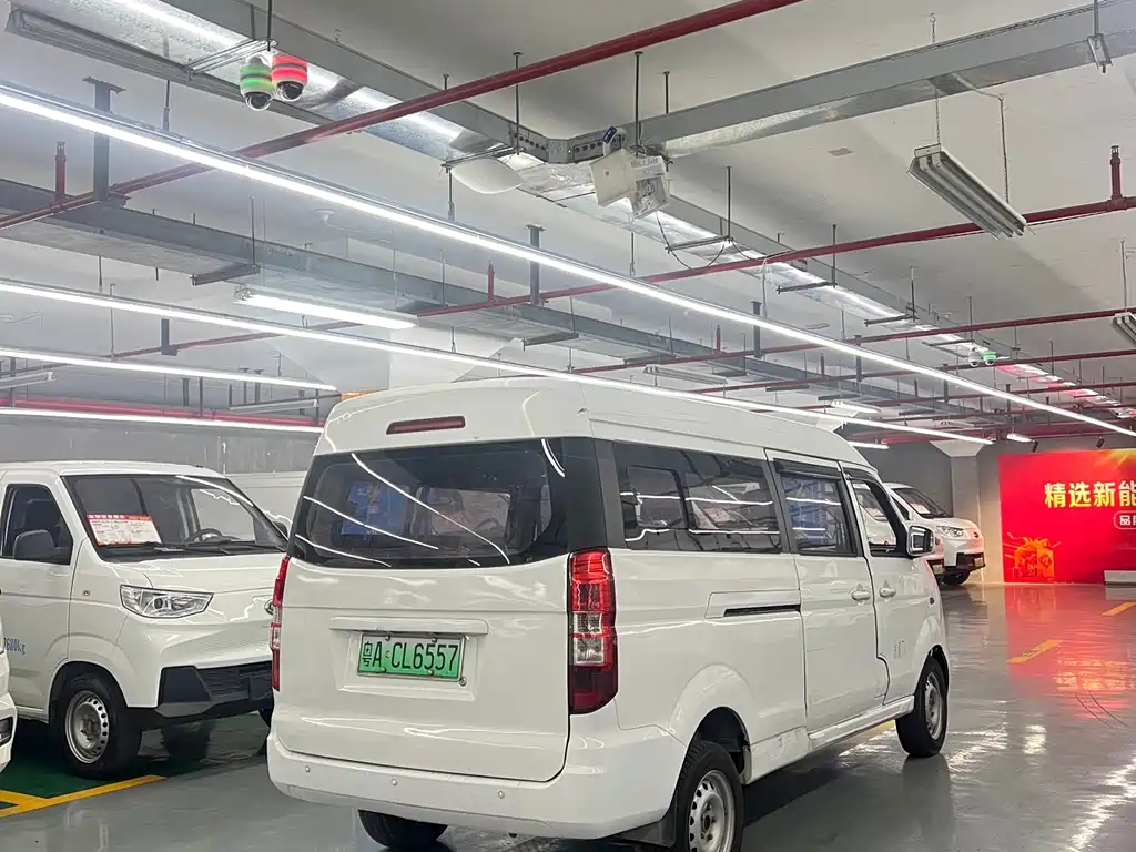 SRM XINYUAN NEW ENERGY SEA LION EV